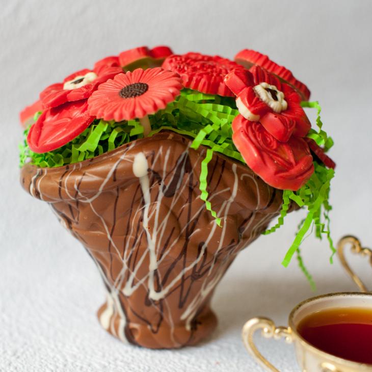 Подарочный набор "Корзина с цветами" 300 гр.