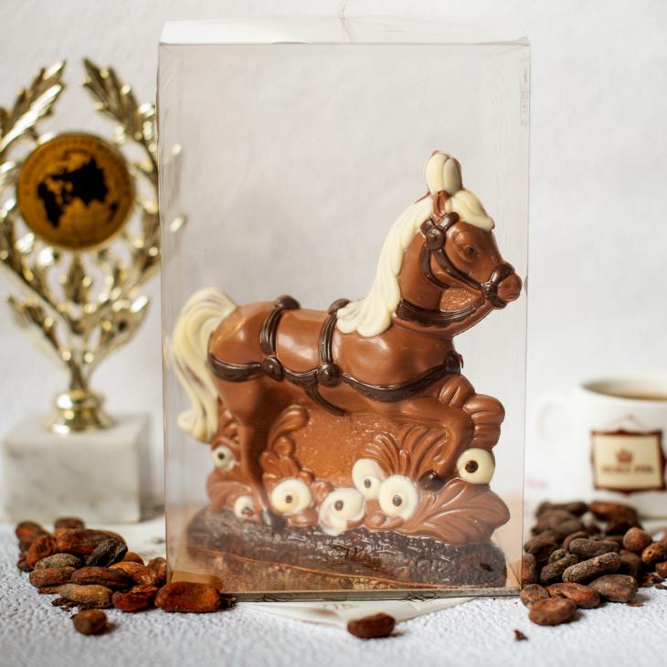 Фигурное изделие из молочного шоколада "Пони", 150 г
