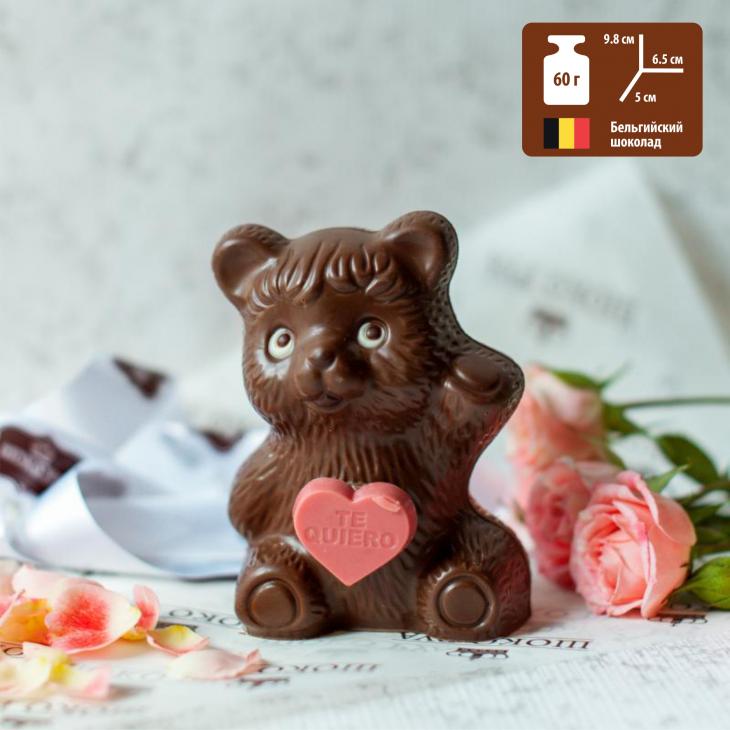 Фигурное изделие из молочного шоколада "Мишка с сердцем", 60 г